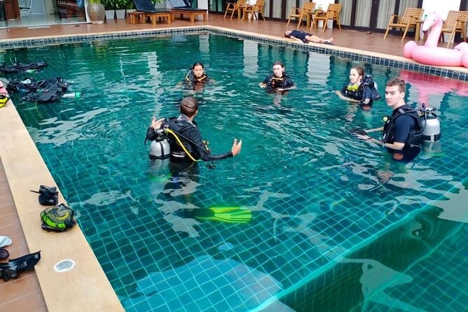 The Bombona Diving Koh Tao Open Water Course - Supervised Pool Session