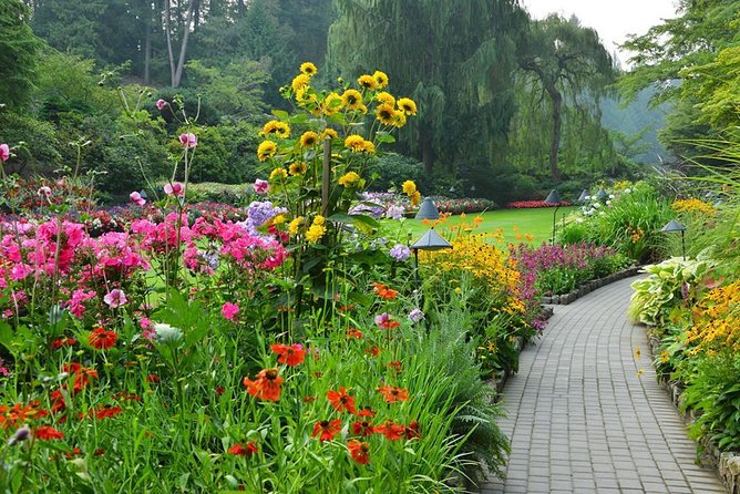 The Butchart Gardens Express Shuttle - Evening Illuminations and Fireworks