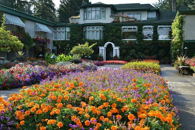The Butchart Gardens Express Shuttle from Downtown Victoria - Meeting Point and Ease of Access