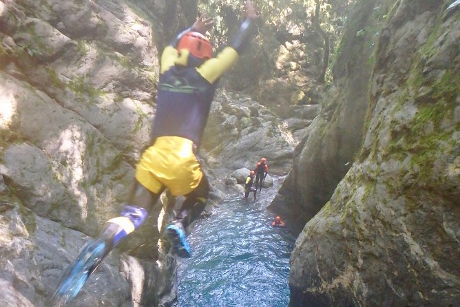 The Canyon Sweater - Booking Information