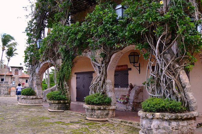 The Caves of Wonders & Altos De Chavon - Booking Your Stay