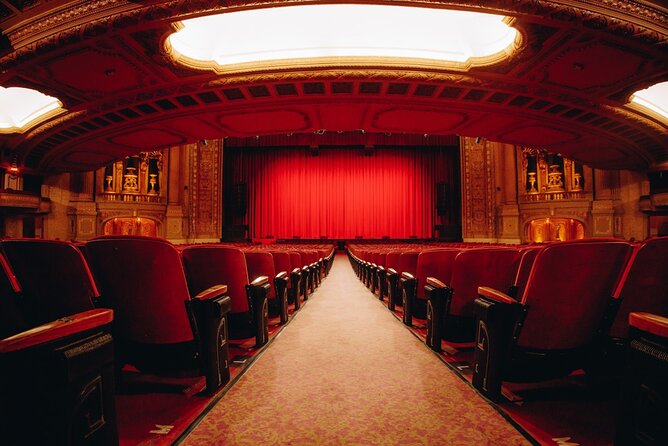 The Chicago Theatre Tour Experience - Accessibility and Amenities