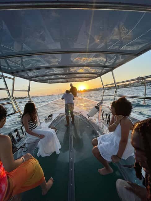 The Clear Boat Experience Bahamas drinks and snacks included - Key Points