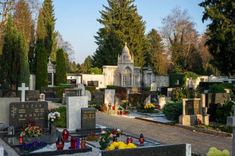 The Deadly Tour - Ljubljana Cemetery Tour - Cemetery Features