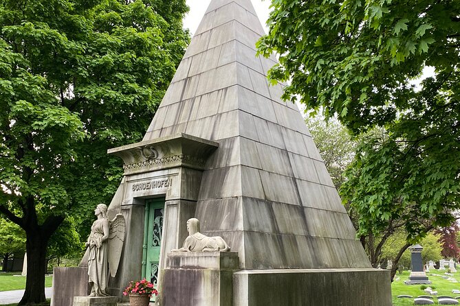 The Deep Pockets Of Graceland Cemetery Walking Tour - Traveler Requirements