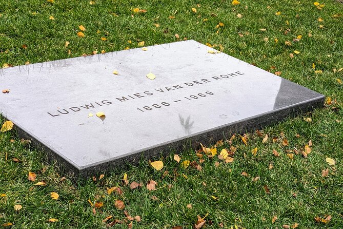 The Deep Pockets Of Graceland Cemetery Walking Tour - Architectural Highlights