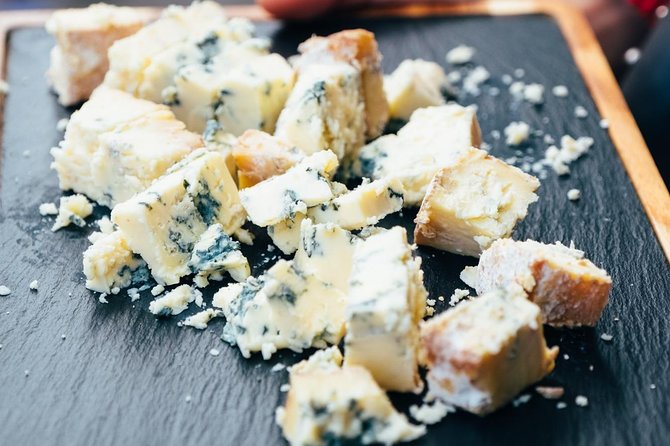 The Edinburgh Cheese Crawl - Cheese Tastings and Prosecco