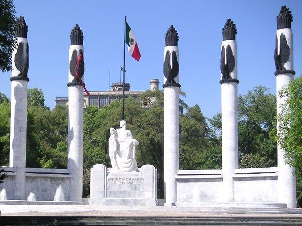 The Emperor Route, Chapultepec & Paseo De La Reforma Historical Bike Tour - Safety and Accessibility