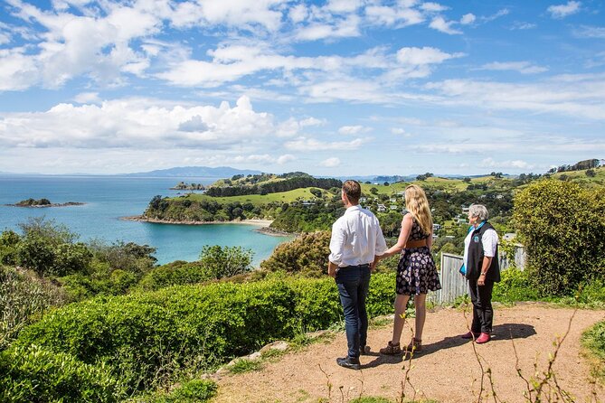 The Essence of Waiheke Wine Tour - Guided Vineyard Visits