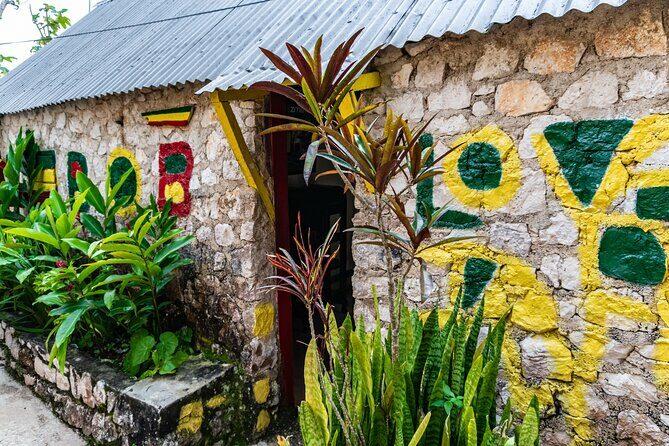 The Essential Bob Marley Tour: Visit His Home and more - Key Points