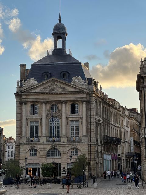 The Essential in Bordeaux, Private Tour With a Local - Exploring Bordeauxs Main Streets
