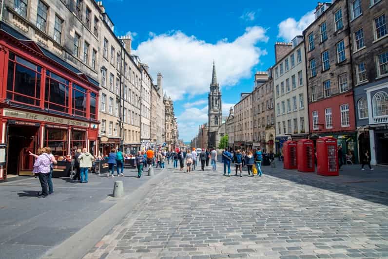 The Essential of Edinburgh in French - Historical Highlights