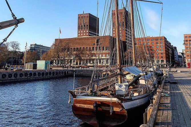 The Essential Oslo Private Walking Tour - Meeting Point and Duration