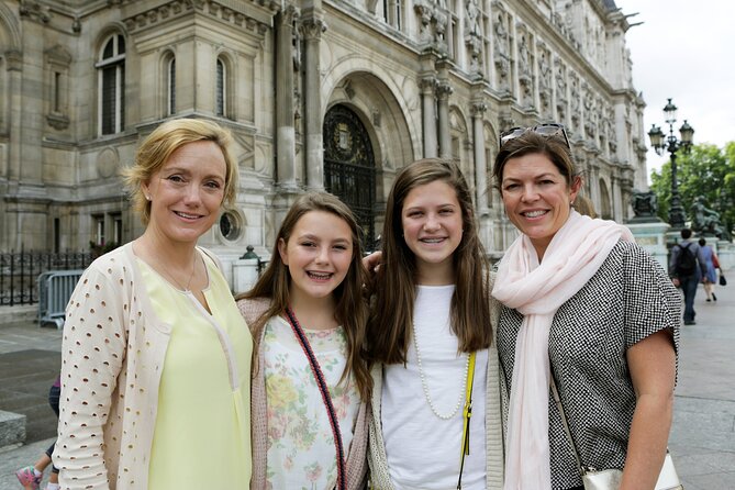 The Fashionista Experience: Personal Shopping and Styling in Paris (Teenagers) - Personalized Styling Advice