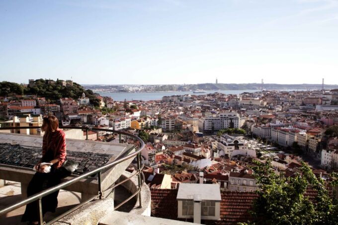 The Food Tour by Tuk Tuk: Secrets and Flavors of Lisbon - Traveler Testimonials