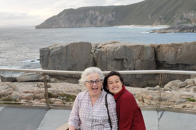 The Gap and Natural Wonders - Meeting and Pickup