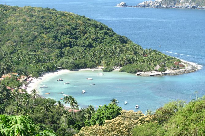 The Gatas Kayaking and Snorkeling Tour - Exploring Zihuatanejo Bay by Kayak