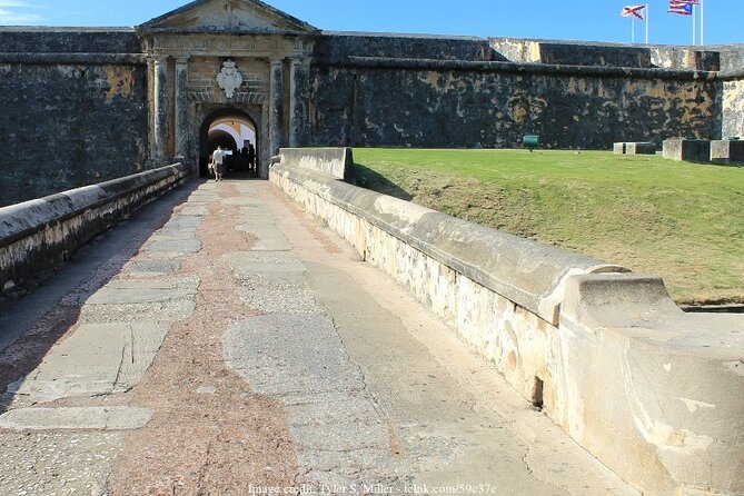 The Ghosts of San Juan: Private 2.5-hour Spooky Evening Tour - Exploring Haunted Sites of San Juan