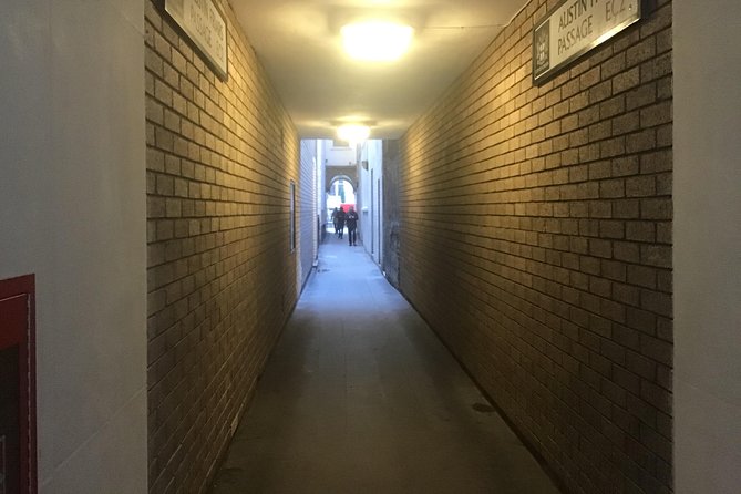 The Ghosts of the Secret Alleyways of Old London Town - Spectral Sightings in Lamb Alley