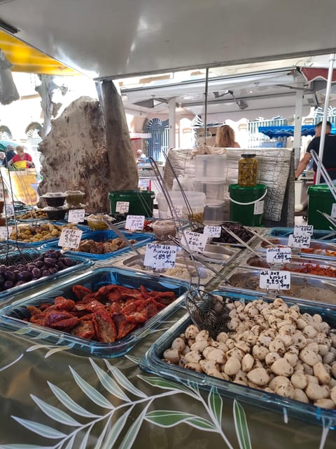 The Gourmet Walk - Explore Aix-En-Provence at Noon With Thomas - Aix-en-Provences Heritage and Gastronomy