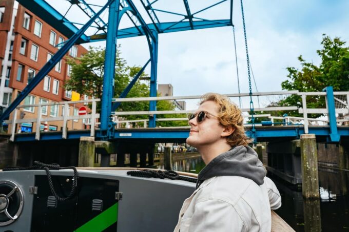The Hague: City Canal Cruise - Tour Guide Insights