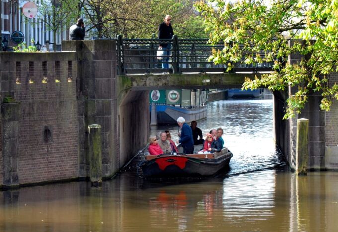 The Hague: City Canal Cruise - Reserving Your Experience