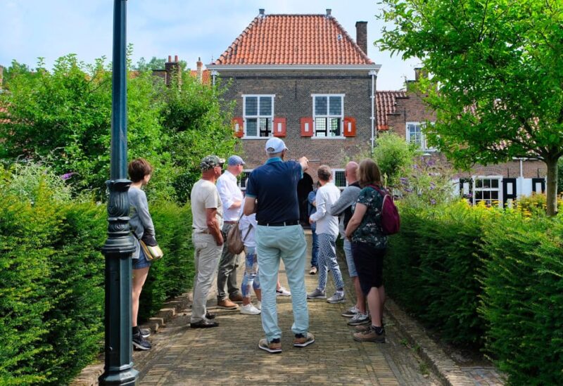 The Hague: Courtyard Walking Tour - Experience Highlights