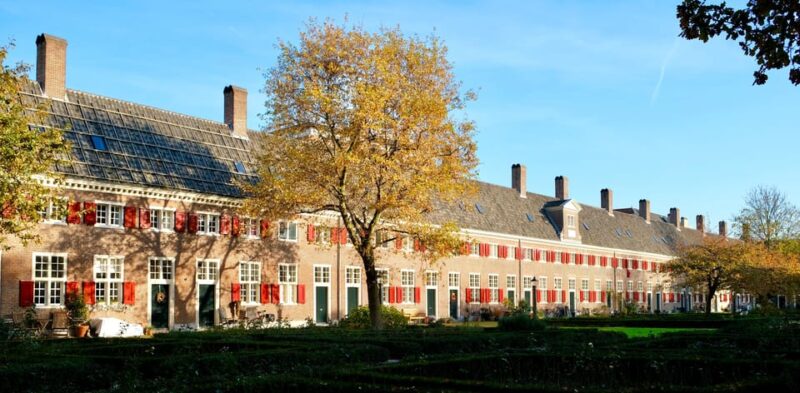 The Hague: Courtyard Walking Tour - Tour Inclusions