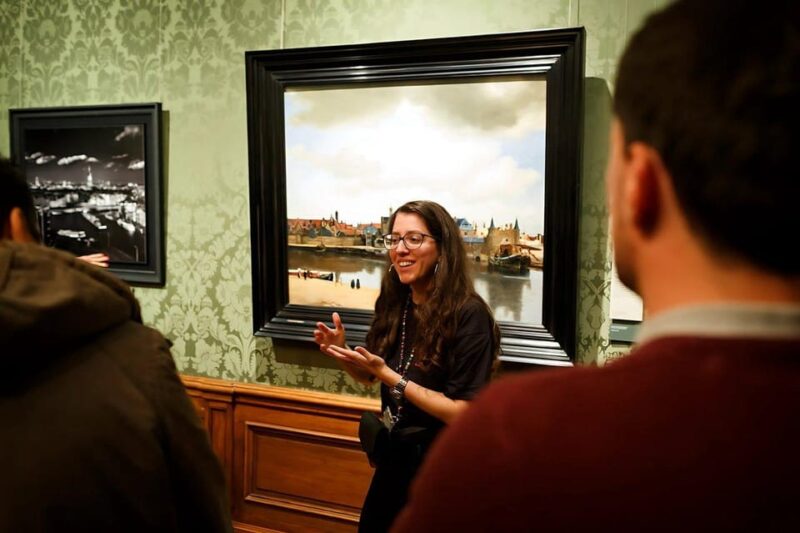 The Hague: Guided Tour Mauritshuis and City + Quiz - Meeting Point and Availability
