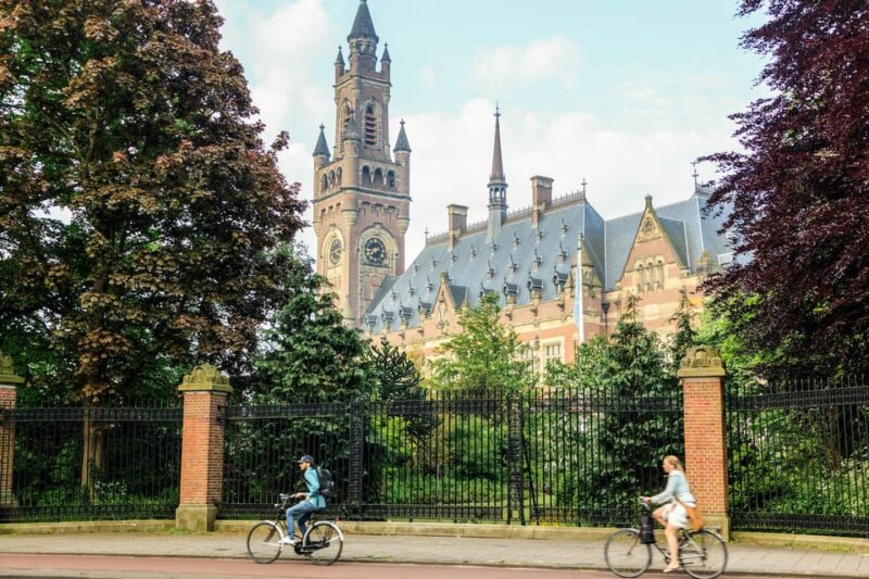 The Hague: Highlights Cycle Tour - Group Size and Language