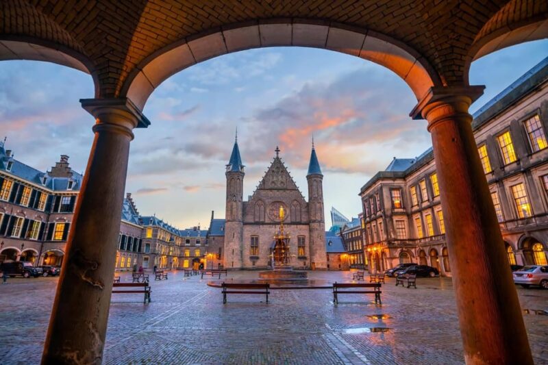 The Hague: Insta-Perfect Walk With a Local - What to Bring