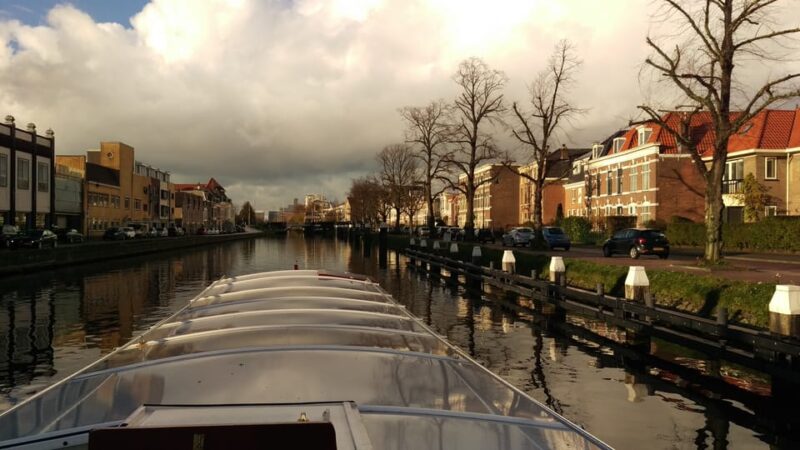 The Hague: One Way Boat Ticket to or From Delft - Onboard Amenities