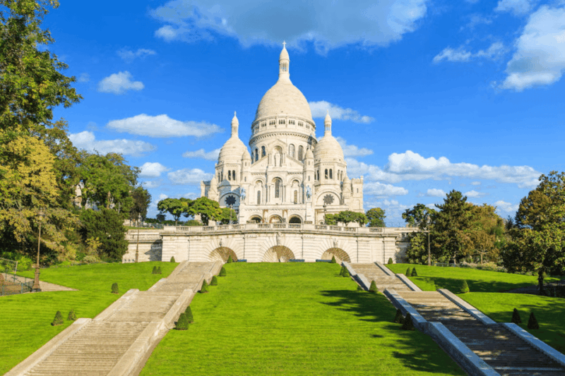 The Heart of Paris: Montmartre and Historical Monuments - Key Points