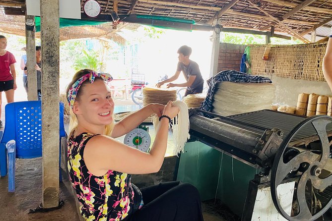 The Hidden Fabulous Floating Market and Small Canal (Non-Tourist Small Canal) - Duration and Schedule