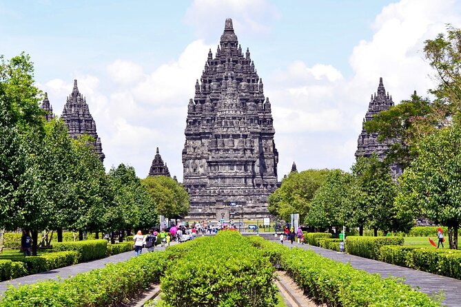The Hindu Realms of the Prambanan - Carved Epics