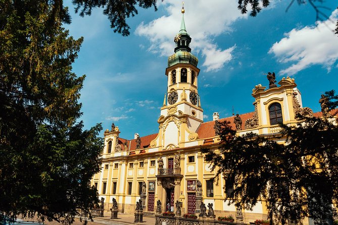 The History of Prague: Prague Castle & Castle District Private Tour - Positive Guest Feedback