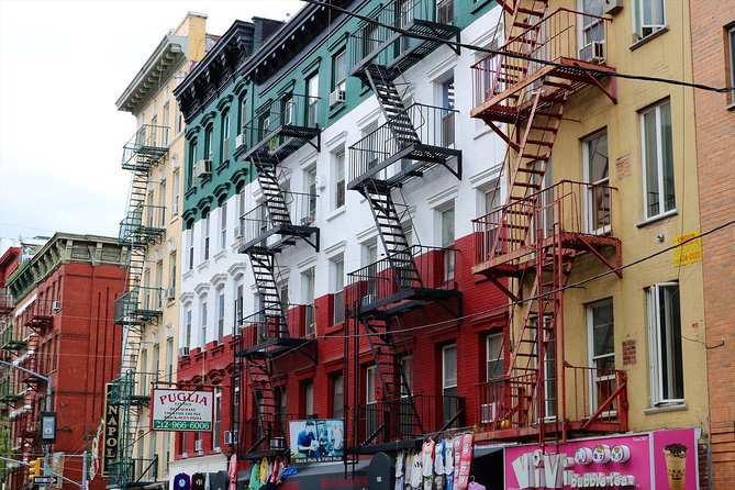 The Incredible Brooklyn Bridge & Manhattan Tour - Exploring Little Italy and Chinatown
