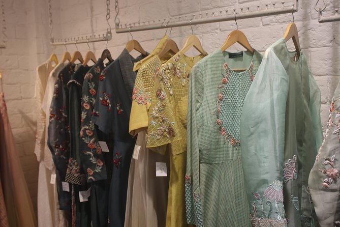 The Indian Wedding Tour : Dance, Textile, Workshops All Inclusive - Meeting and Pickup Details