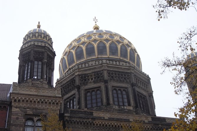 The Jewish Private Tour - a Journey Into the Jewish Past of Berlin With N. Jacob - Exploring the Hackesche Höfe