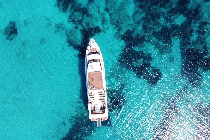 The La Maddalena Archipelago Comfort Boat Tour - Boat Specifications