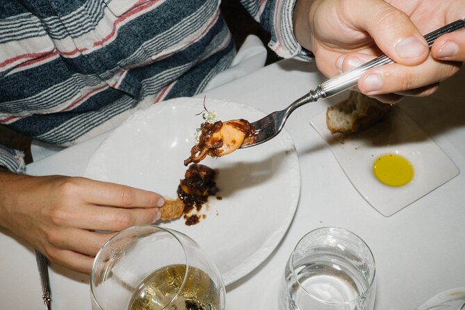 The Land of Basque Sailors: Txakoli & Grilled Fish Tour - Exploring San Sebastians Charm