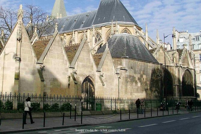 The Latin Quarter: Paris Left Bank Private Half-Day Tour - Accessibility and Requirements