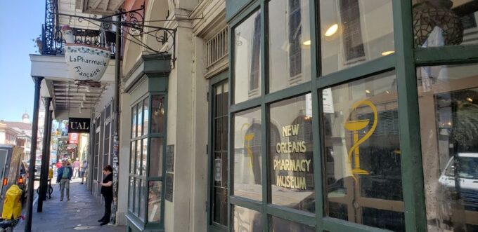 The Locals Guide to the French Quarter Tour - Accessibility and Meeting Point
