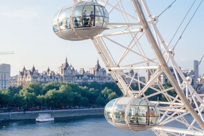 The London Eye Champagne Experience - Champagne and London Views