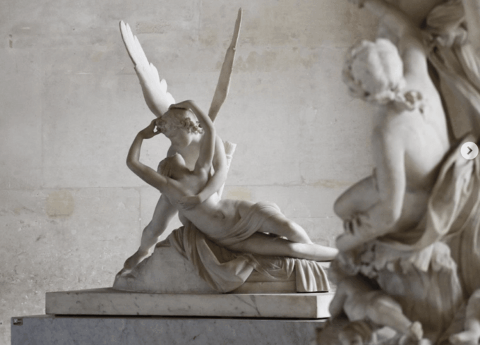 The Louvre Museum - PRIVATE TOUR - Explore Iconic Masterpieces