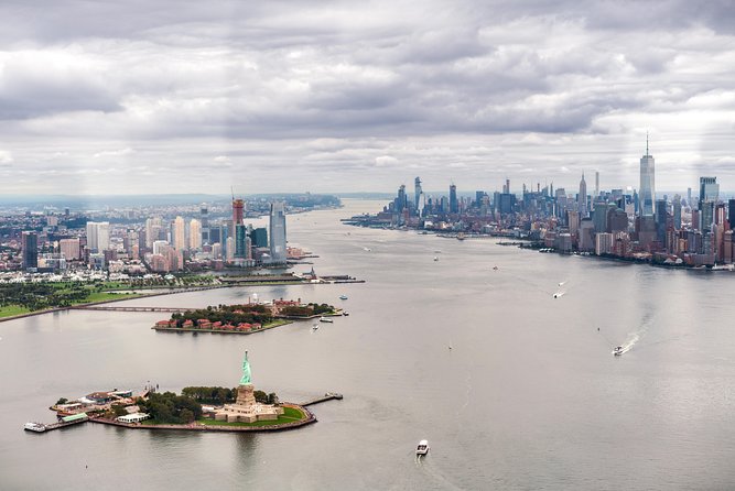 The Manhattan Helicopter Tour of New York - Major Landmarks Spotted