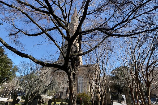 The Miracle Mile Sunday Morning Church Walking Tour - Appreciating the Architectural Elegance of St. Michaels Church