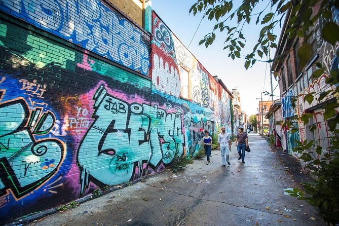 The Montreal Street Art & Mural Tour - Discovering Local Murals