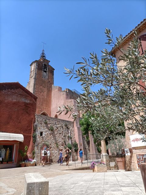 The Most Beautiful Villages of Luberon - Picturesque Ménerbes