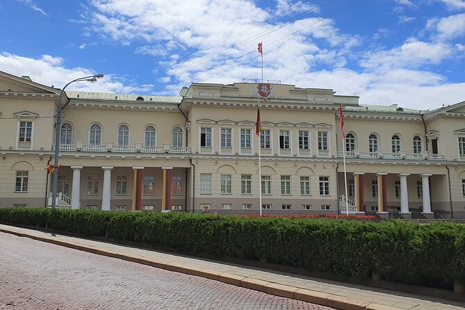 The Old Town of Vilnius: A Self-Guided Audio Tour - Visiting the Presidential Palace